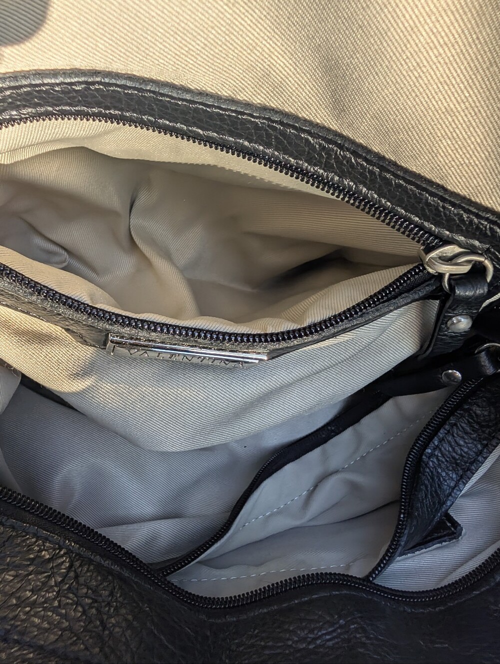 Leather  Large Tote Bag Purse. - Picture 6 of 10